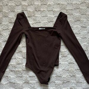Aritzia Babaton Contour Squareneck Longsleeve Bodysuit